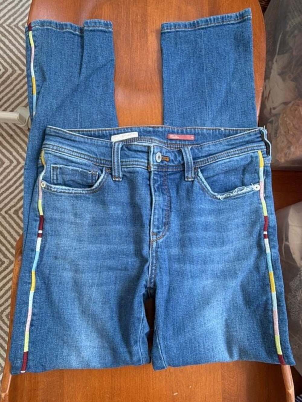 Pilcro- Anthro Slim Boyfriend Crop Jeans with Rainbow Stripe size 26